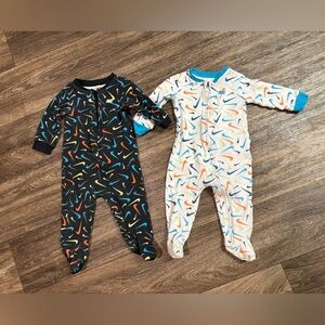 Nike 9 months footed sleeper*Zipper from neck to foot